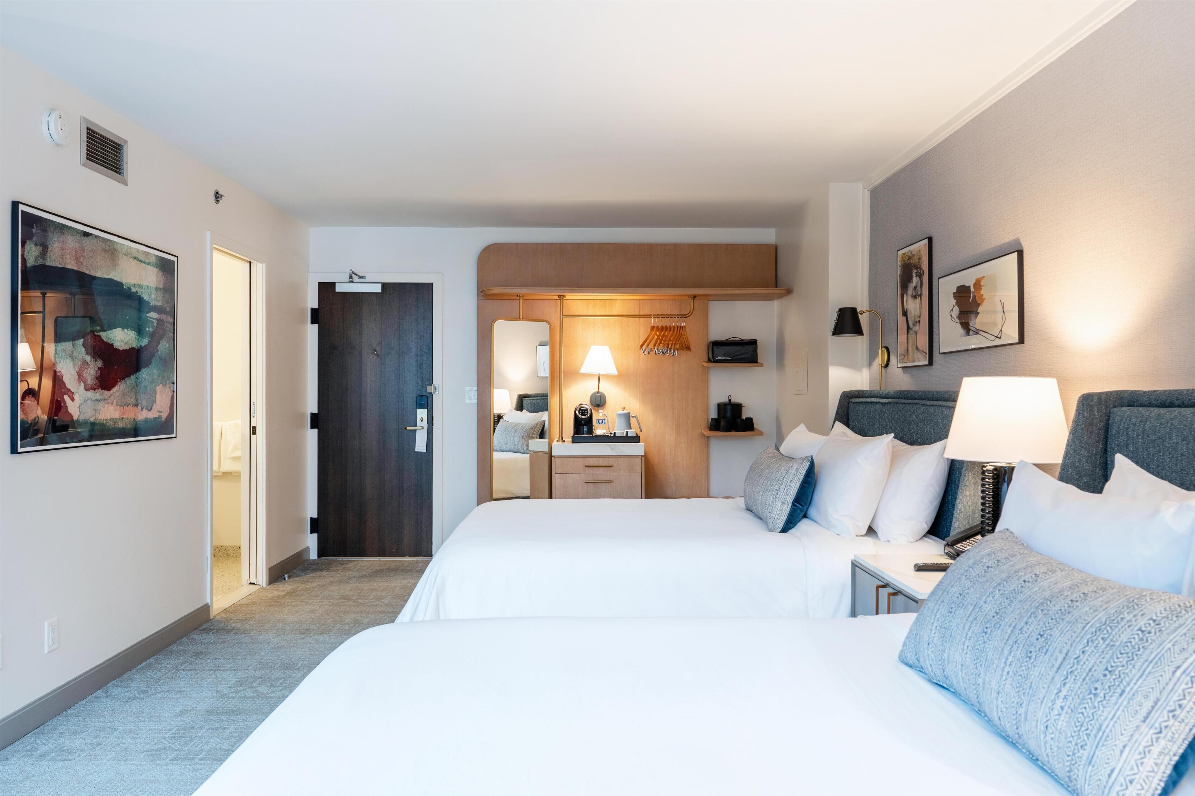 Premium bedding, in-room safe, desk, laptop workspace