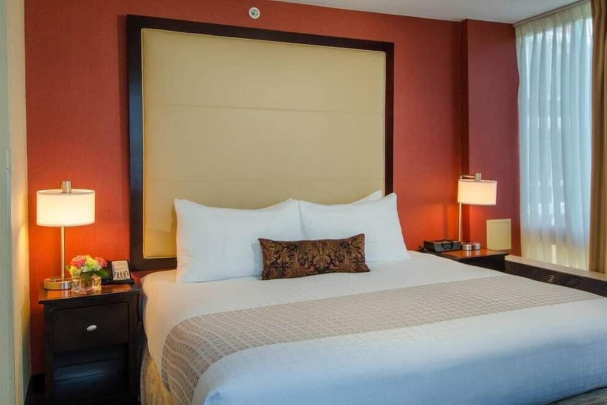 Premium bedding, in-room safe, desk, laptop workspace