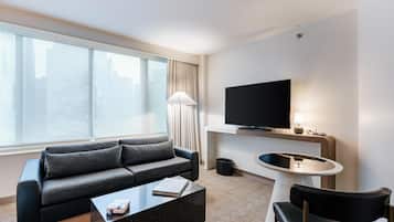 Premium bedding, in-room safe, desk, laptop workspace