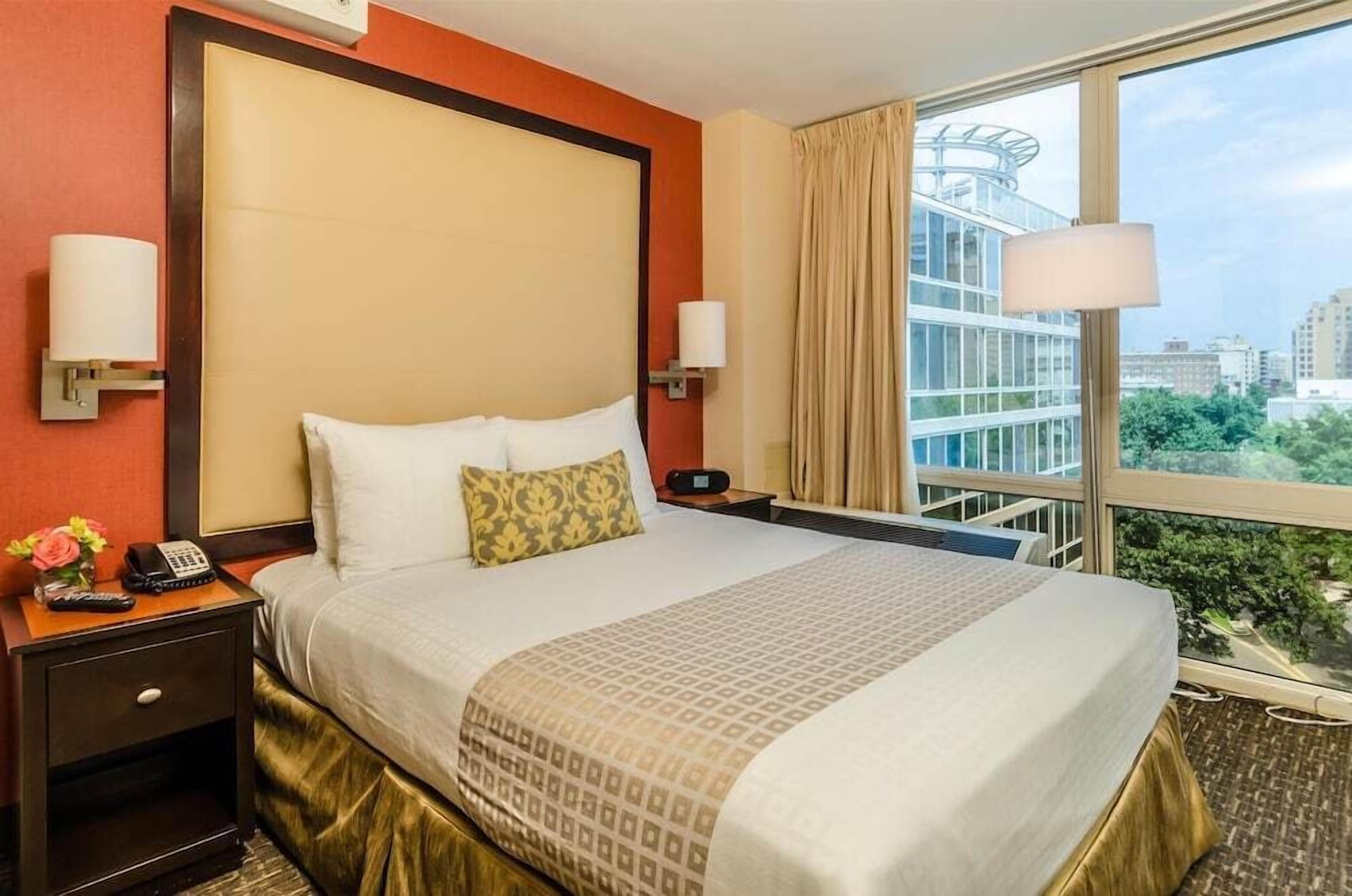 Premium bedding, in-room safe, desk, laptop workspace