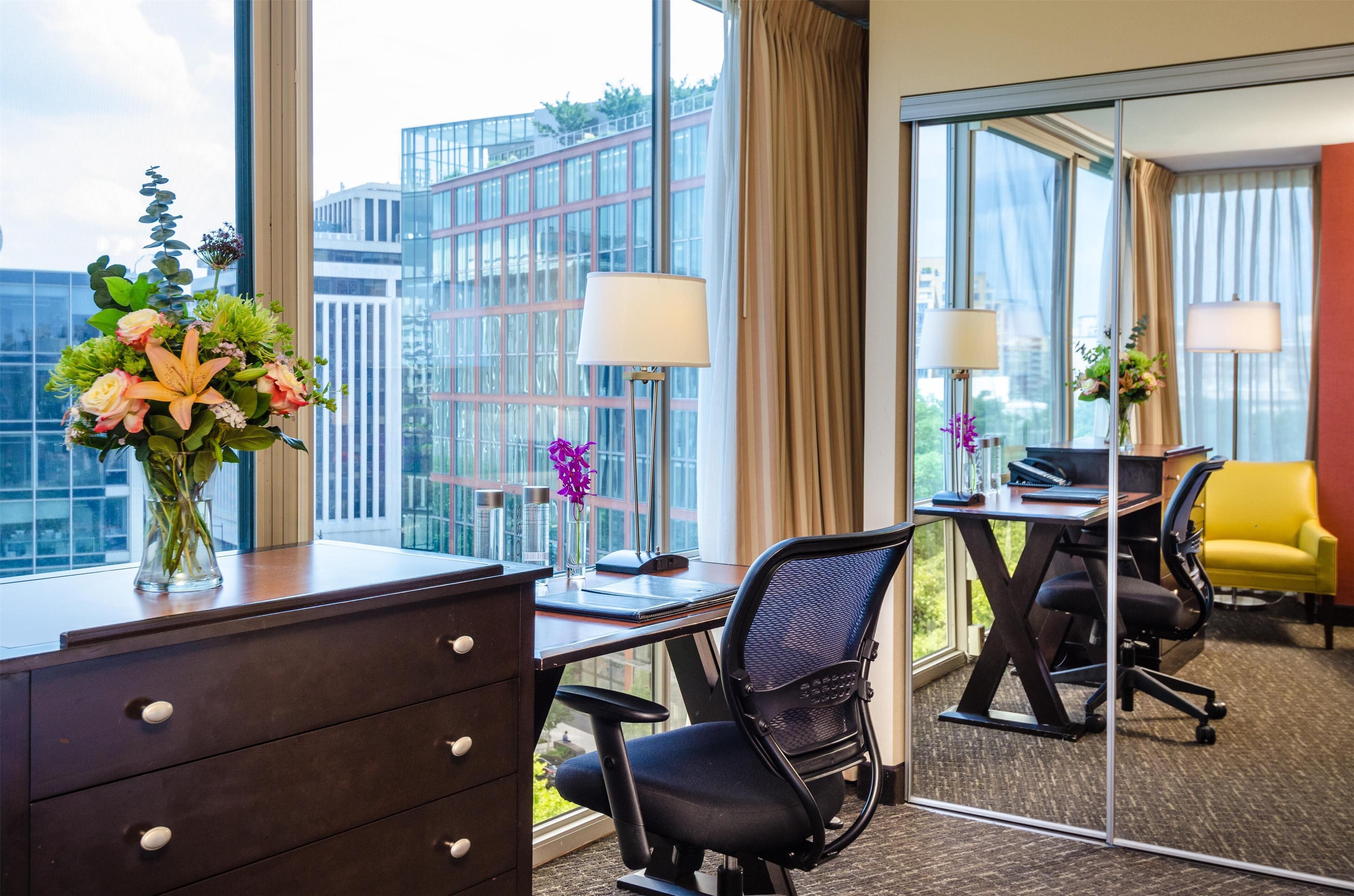 Deluxe Room, 1 King Bed | Premium bedding, in-room safe, desk, laptop workspace