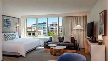 Junior Suite, 1 King Bed with Sofa bed (Longworth) | Premium bedding, in-room safe, desk, laptop workspace