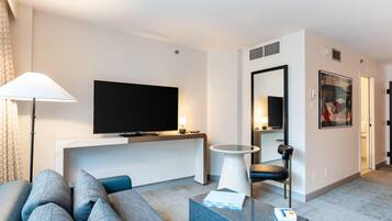 Premium bedding, in-room safe, desk, laptop workspace