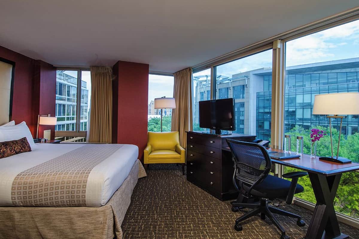 Premium bedding, in-room safe, desk, laptop workspace