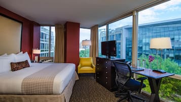 Deluxe Room, 1 King Bed | Premium bedding, in-room safe, desk, laptop workspace