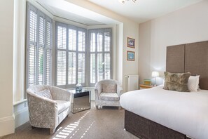 Deluxe Double Room | Individually decorated, individually furnished, desk, iron/ironing board