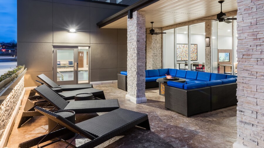 Holiday Inn Express & Suites West Plains Southwest by IHG