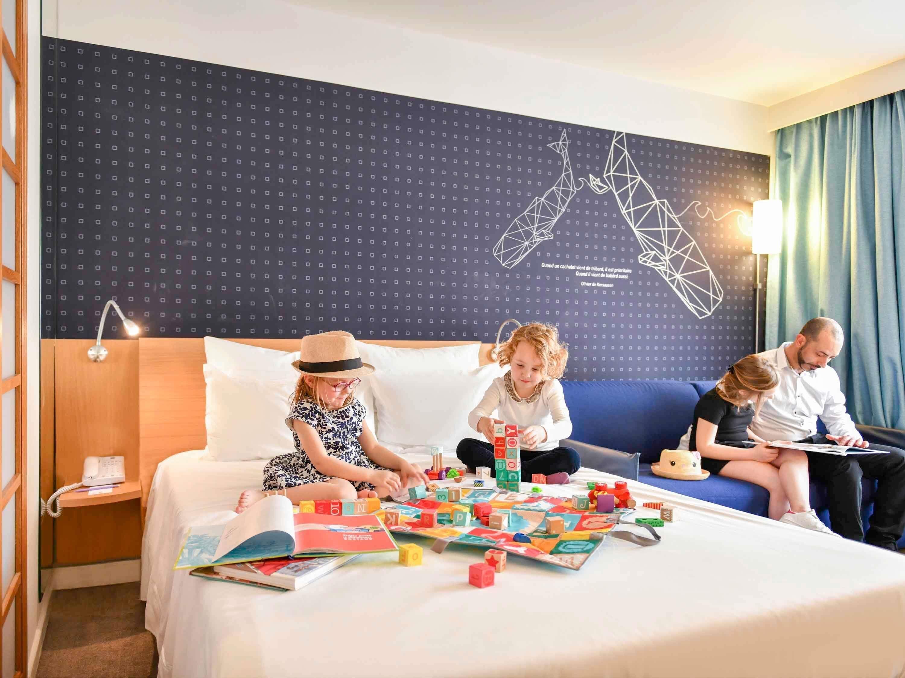 standard twin room, multiple beds | minibar, in-room safe, desk, blackout curtains