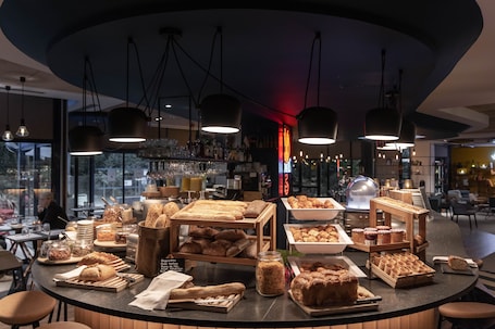 Daily buffet breakfast for a fee. Novotel La Rochelle Centre