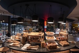 Desayuno buffet todos los días (con cargo)