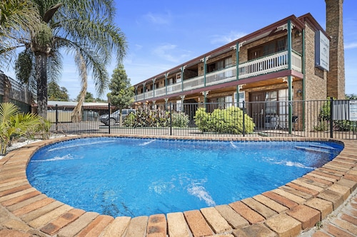 The Settlement Historic Hotel