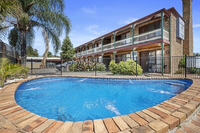 The Settlement Historic Hotel