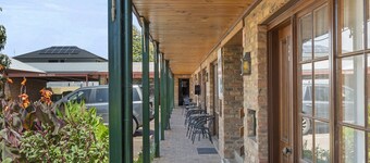 The Settlement Historic Hotel