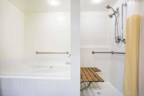 Room, 2 Queen Beds, Accessible, Non Smoking | Bathroom | Combined shower/tub, eco-friendly toiletries, hair dryer, towels - Days Inn by Wyndham Seattle Aurora (Shoreline)