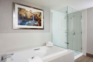 Presidential Suite, 1 King Bed, Non Smoking | Bathroom | Free toiletries, hair dryer, towels, soap