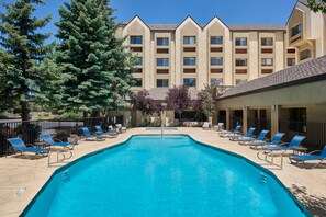 Pool - DoubleTree by Hilton Hotel Flagstaff (Flagstaff)
