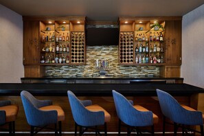 Bar (on property) - DoubleTree by Hilton Hotel Flagstaff (Flagstaff)