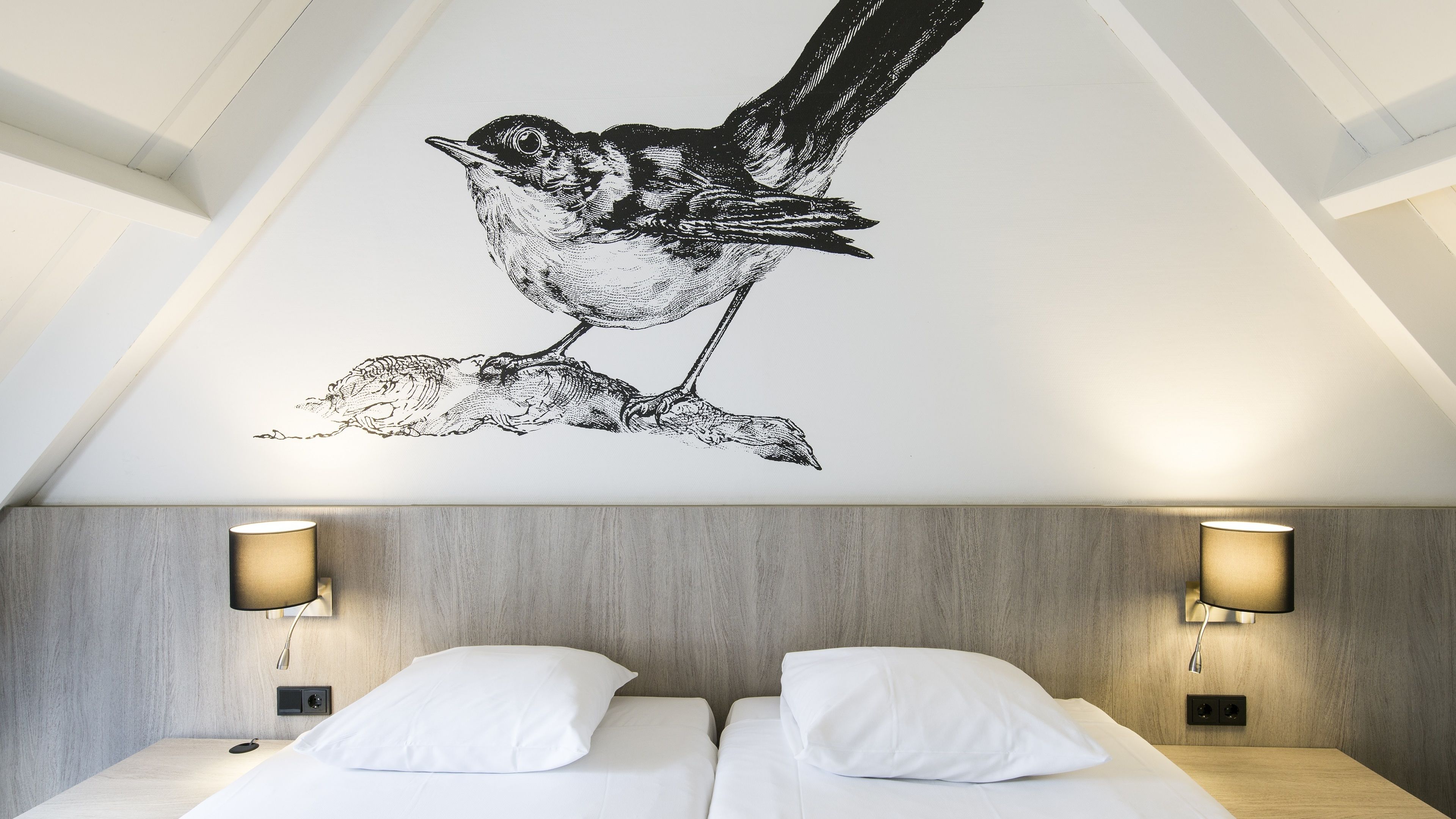 desk, iron/ironing board, free wifi