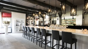 Bar (in der Unterkunft)
