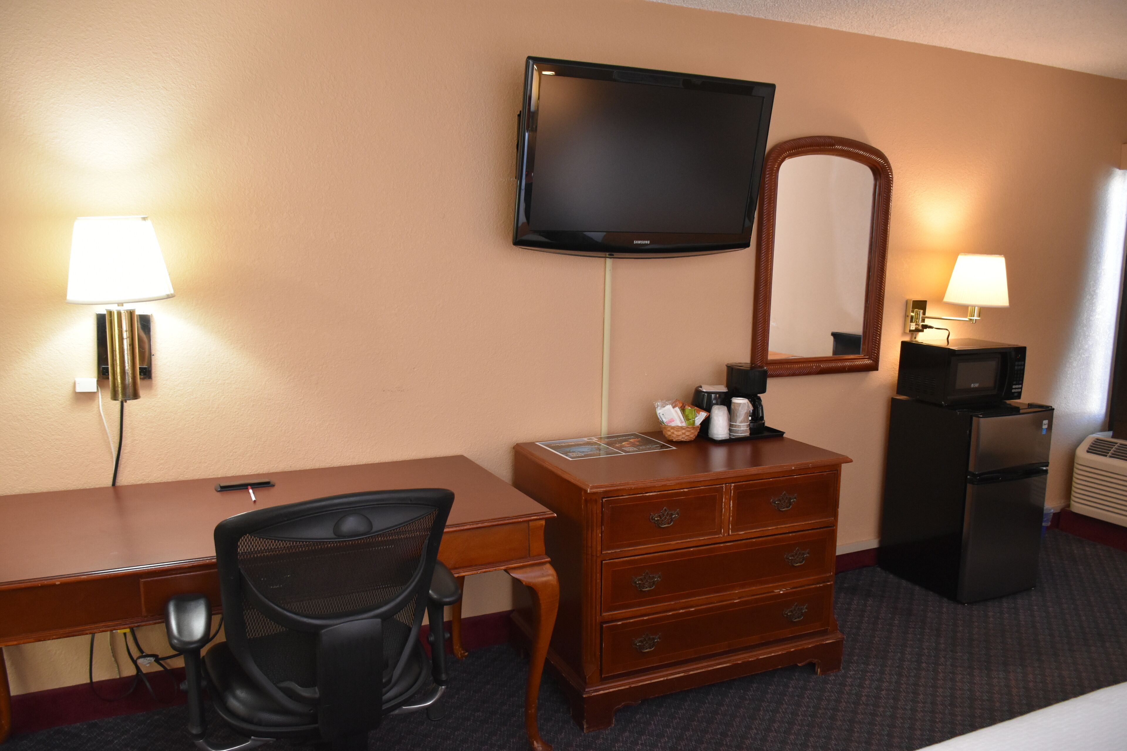 executive room, 2 queen beds, accessible | premium bedding, memory-foam beds, in-room safe, desk