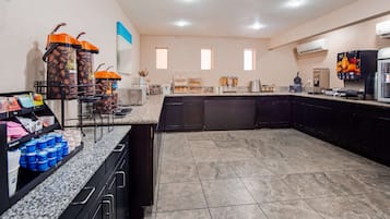 Petit déjeuner buffet compris tous les jours