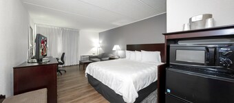 Red Roof Inn PLUS+ Newark Liberty Airport - Carteret