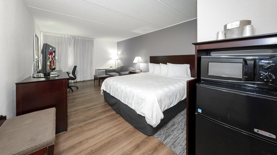 Red Roof PLUS+ Newark Liberty Airport - Carteret