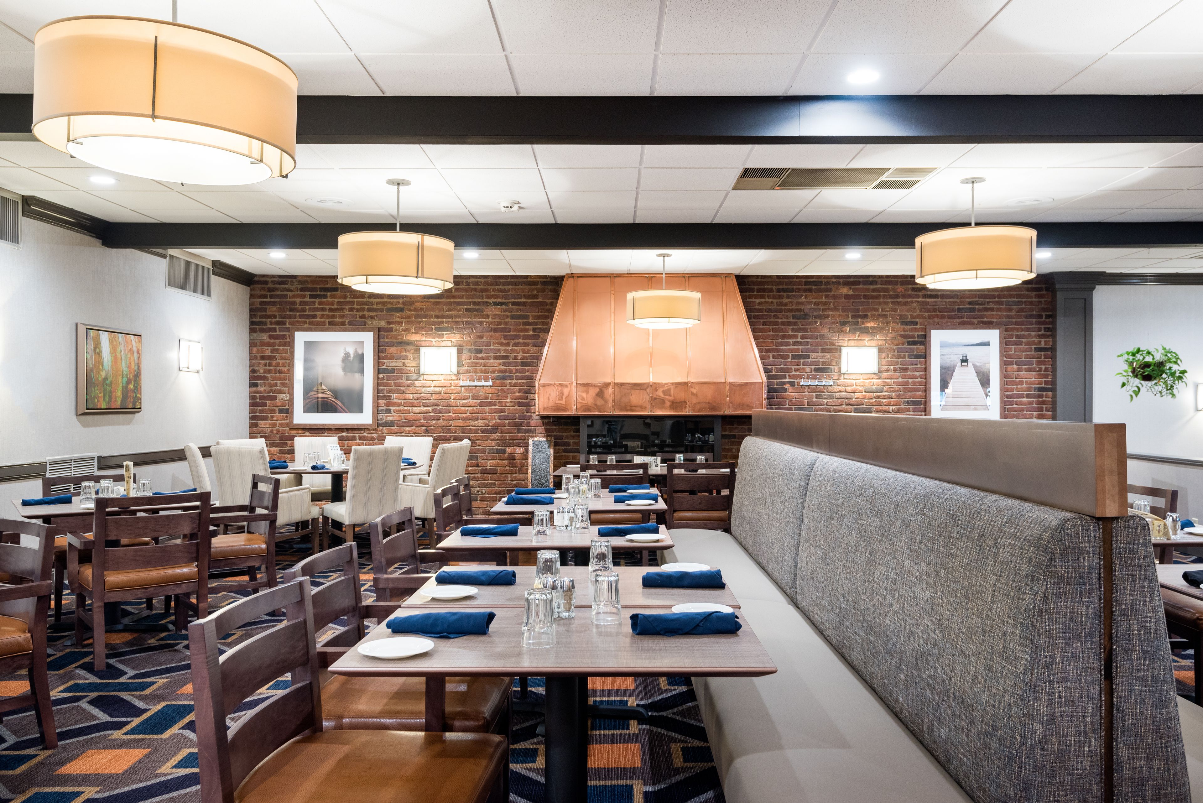 breakfast, lunch and dinner served