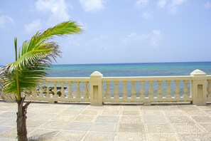 شرفة/رواق