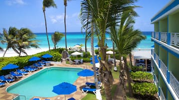 2 buitenzwembaden, parasols voor strand/zwembad