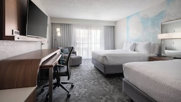 Chambre, 2 grands lits, non-fumeurs | Literie de qualité supérieure, coffres-forts dans les chambres, bureau