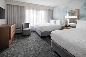 Premium bedding, in-room safe, desk, laptop workspace - Courtyard by Marriott Las Vegas Convention Center (Las Vegas)