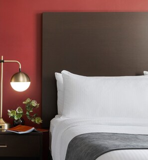 Premium bedding, minibar, desk, blackout drapes