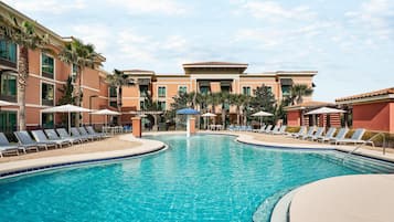 Outdoor pool, pool loungers