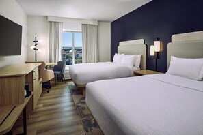 Tallelokero huoneessa, työpöytä, vauvan matkasänky, ilmainen Wi-Fi