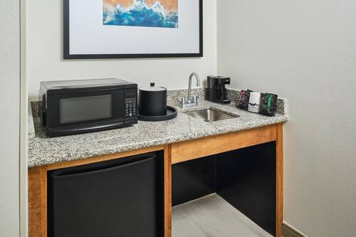 Studio, 1 trÚs grand lit, accessible aux personnes à mobilité réduite, non-fumeur | Minibar