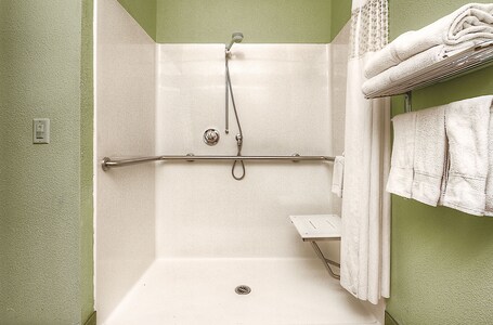 Hampton Inn Suites Destin - Image 30