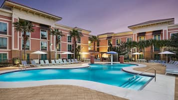 Outdoor pool, pool loungers
