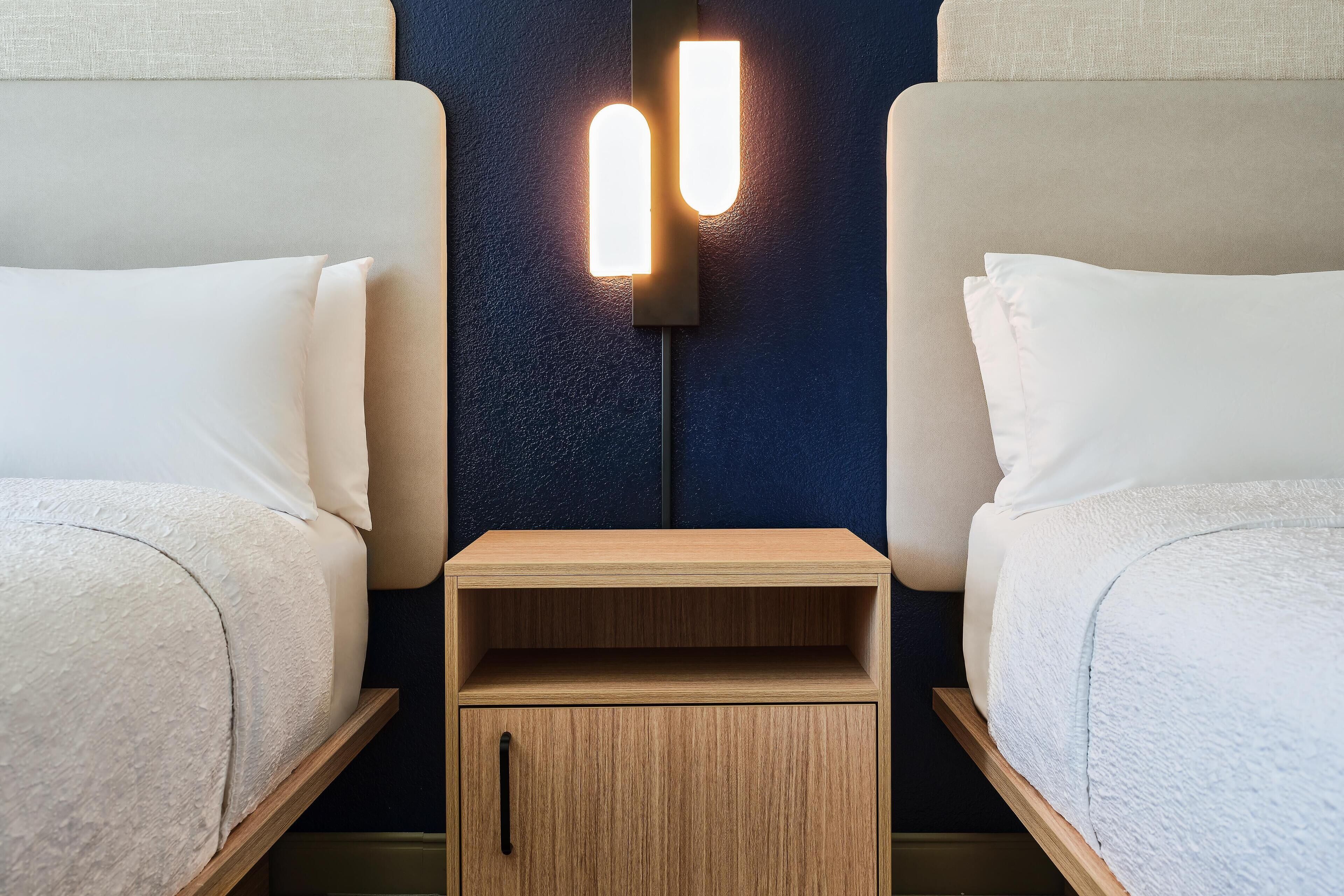 Safe på rommet, skrivebord, reiseseng for barn og wi-fi (inkludert)