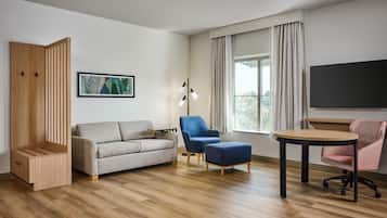 In-room safe, desk, travel cot, free WiFi