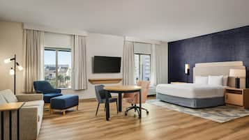 In-room safe, desk, travel cot, free WiFi