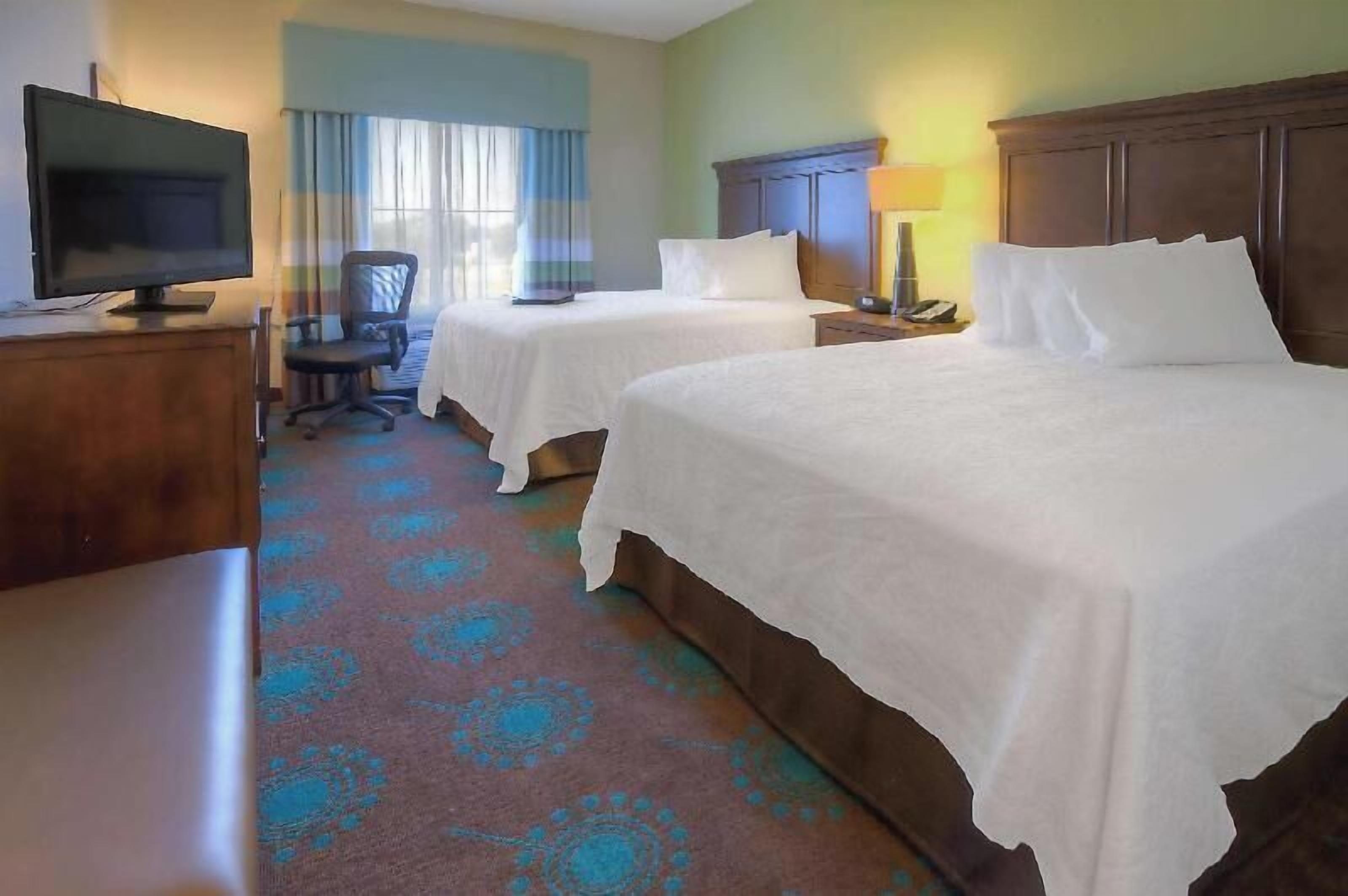 In-room safe, desk, travel cot, free WiFi