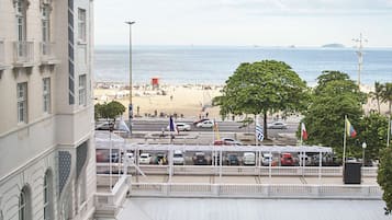 Suite, 1 habitación, vista a la alberca | Vista desde la habitación