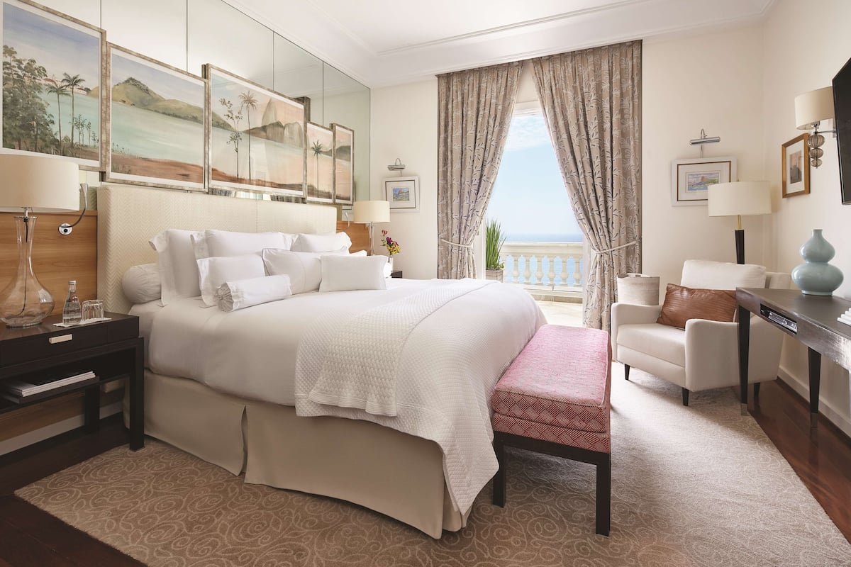 Premium bedding, minibar, in-room safe, laptop workspace