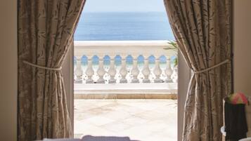 Penthouse, Ocean View | Premium bedding, minibar, in-room safe, laptop workspace