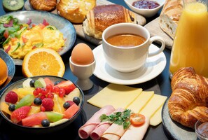 Daily buffet breakfast (EUR 22 per person)