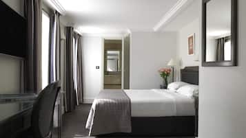 Suite Junior, terrasse | Literie de qualité supérieure, minibar, coffres-forts dans les chambres