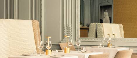 Petit déjeuner, déjeuner et dîner servis sur place