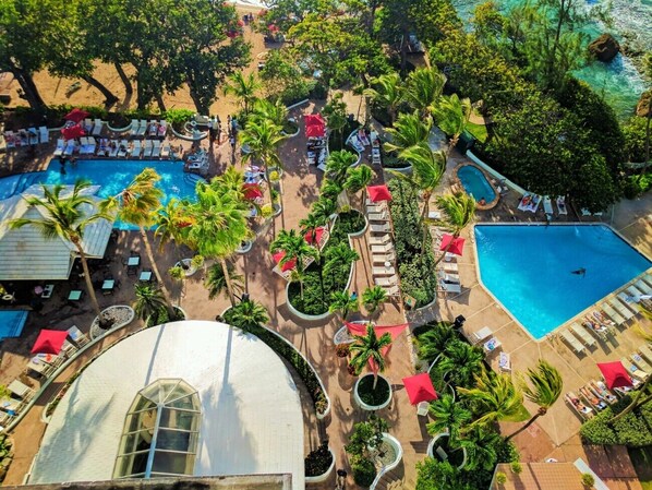 2 outdoor pools, pool umbrellas, pool loungers - The Condado Plaza Hotel (San Juan)