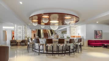 泳池景觀、特定日期營業